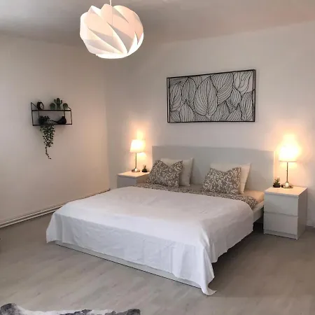Jutta Deluxe *