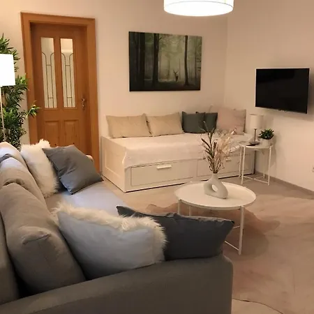 Апартаменты Jutta Deluxe *